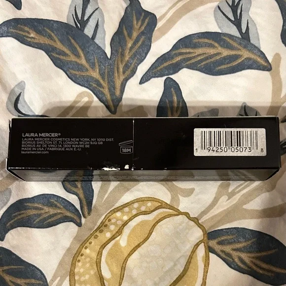 Laura Mercier Tinted Moisturizer Sheer Cream Bronzer in Sundrop - Picture 7 of 9